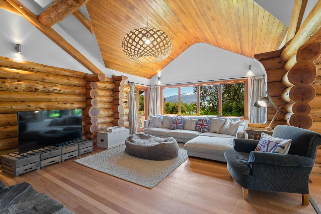 The Log House Villa Wanaka Exterior photo