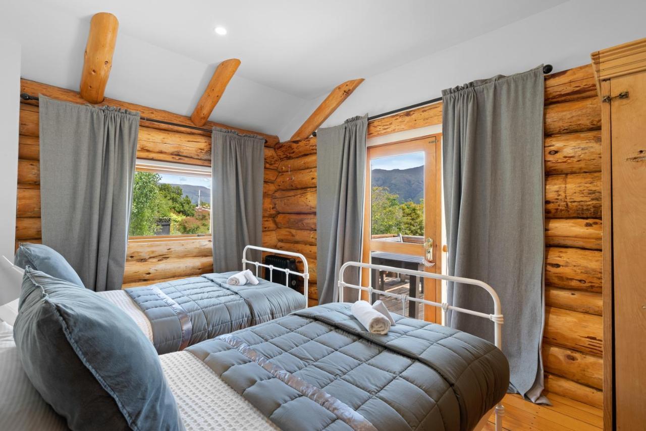 The Log House Villa Wanaka Exterior photo