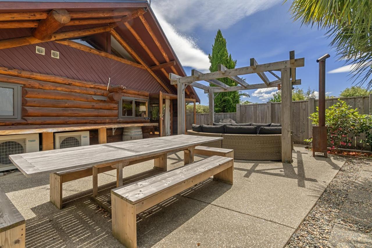 The Log House Villa Wanaka Exterior photo